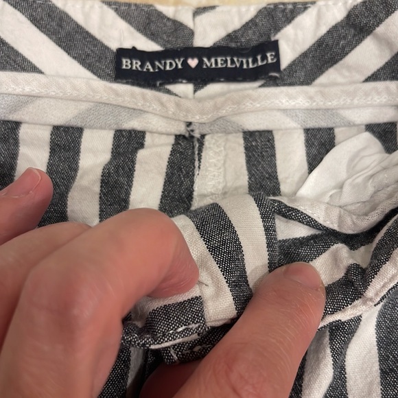 Brandy Melville Skirt - Picture 3 of 3